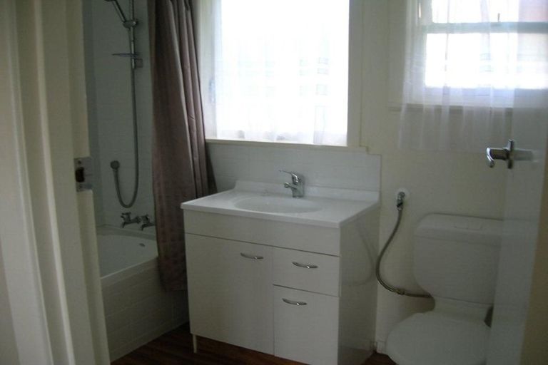 Photo of property in 1/39 Tawhiri Road, One Tree Hill, Auckland, 1061