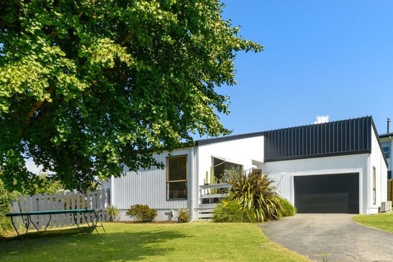 Photo of property in 115 Hinewa Road, Otumoetai, Tauranga, 3110