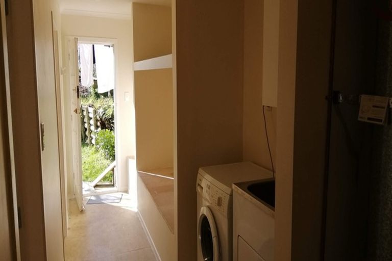 Photo of property in 35 Boundary Road, Kelburn, Wellington, 6012