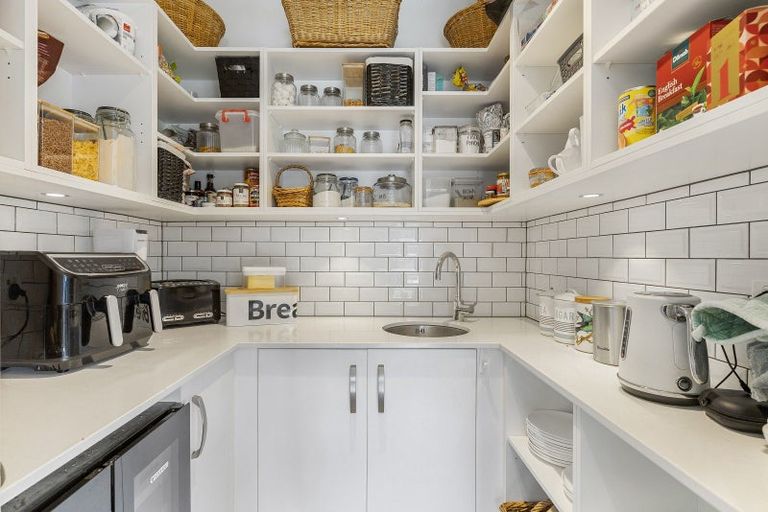 Photo of property in 19 Kahika Grove, Huapai, Kumeu, 0810