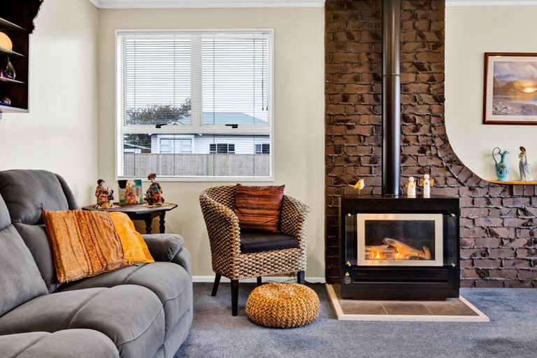 Photo of property in 10 Pitt Street, Normanby, Hawera, 4614