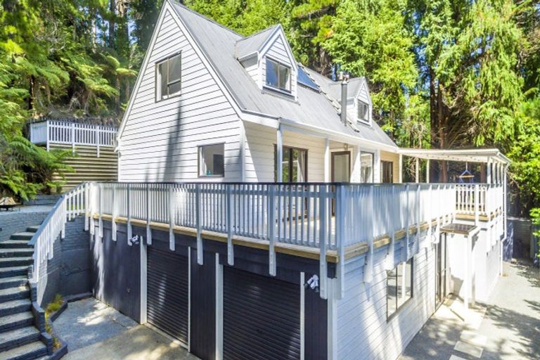 Photo of property in 122 Plateau Road, Te Marua, Upper Hutt, 5018