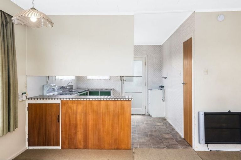 Photo of property in 133a Taylor Terrace, Tawa, Wellington, 5028