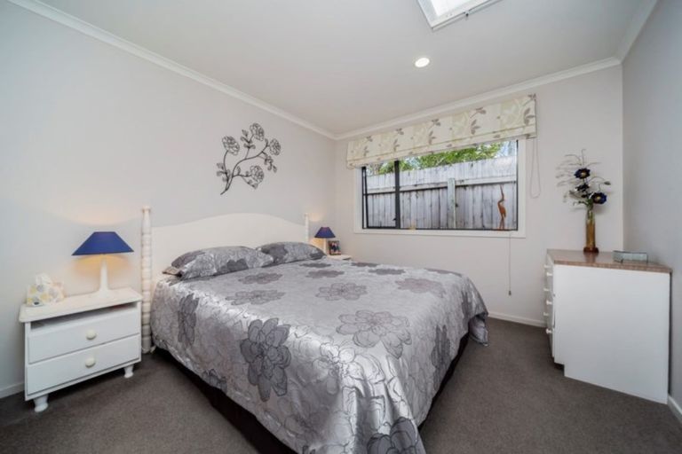 Photo of property in 9a Wilton Street, Westown, New Plymouth, 4310
