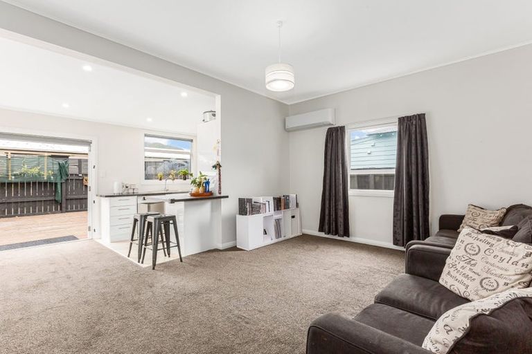 Photo of property in 104 Randwick Road, Moera, Lower Hutt, 5010