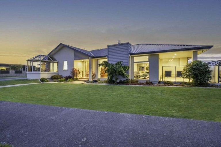 Photo of property in 45 Northside Drive, Waikiwi, Invercargill, 9810