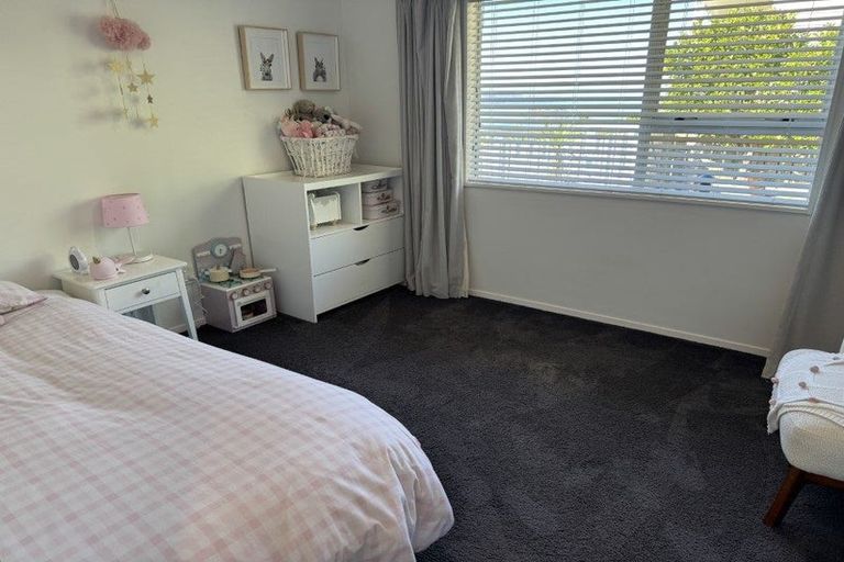 Photo of property in 129 Maungaraki Road, Korokoro, Lower Hutt, 5012