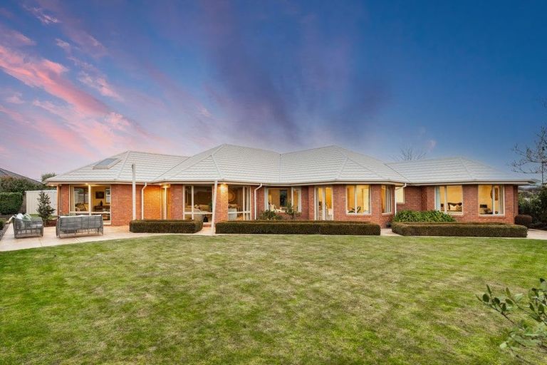Photo of property in 1 Becmead Drive, Harewood, Christchurch, 8051