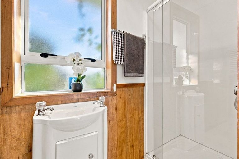 Photo of property in 11 Oban Place, Woolston, Christchurch, 8062