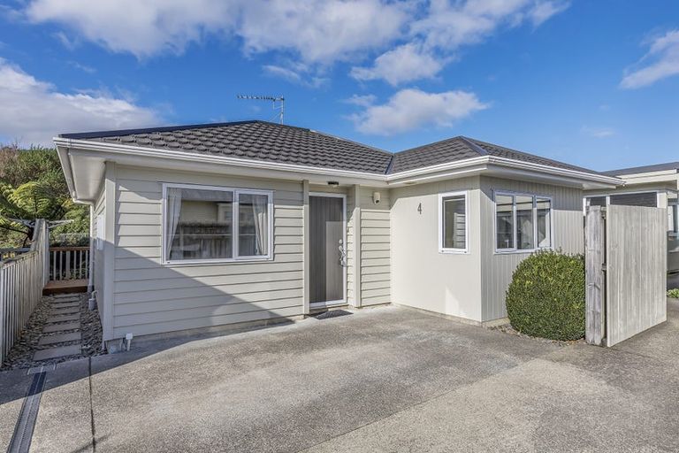 Photo of property in 4 Melville Street, Tawa, Wellington, 5028