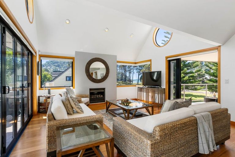 Photo of property in 6 Vista Paku, Pauanui, Hikuai, 3579