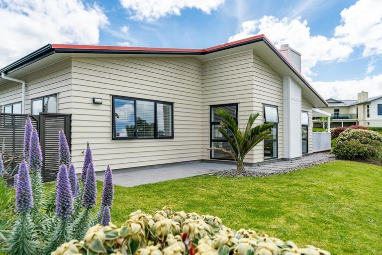 Photo of property in 27 Stace Hopper Drive, One Tree Point, 0118