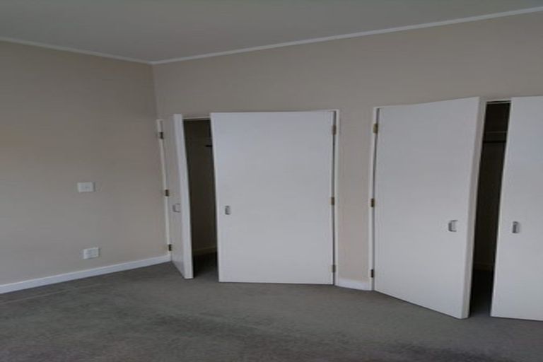 Photo of property in 17 Kent Terrace - Kent Apartments, 4e/16 Kent Terrace, Mount Victoria, Wellington, 6011