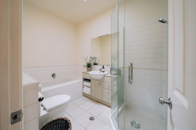 Photo of property in 3/36 Victoria Road, Devonport, Auckland, 0624