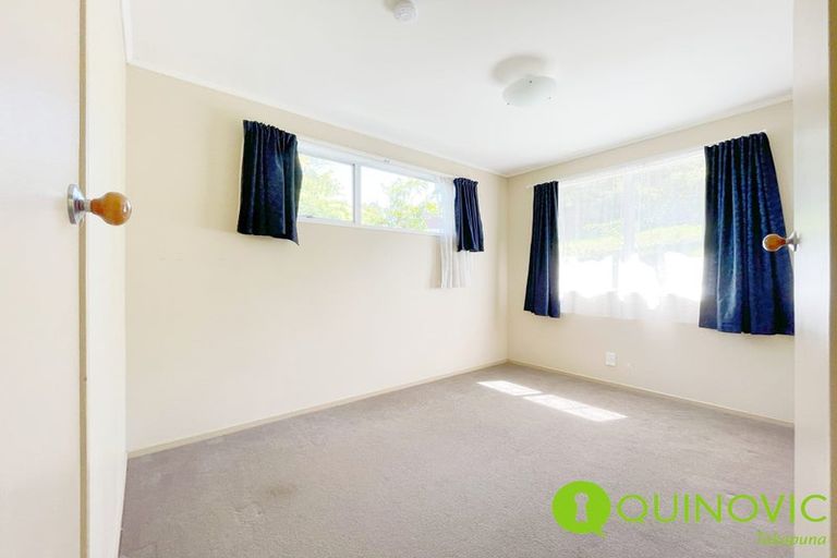 Photo of property in 13 Wanita Place, Totara Vale, Auckland, 0629