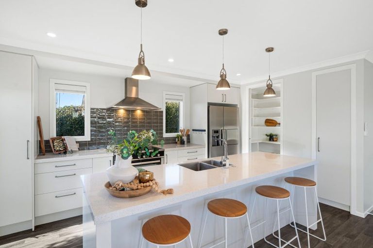 Photo of property in 328 Lakes Boulevard, Pyes Pa, Tauranga, 3112