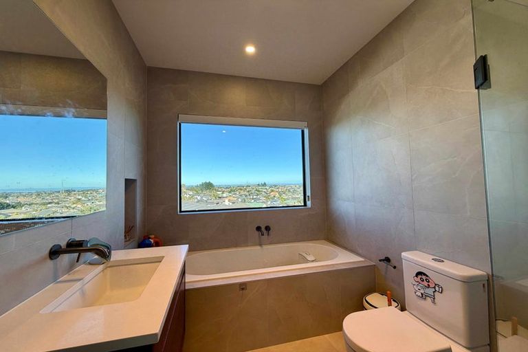 Photo of property in 34 Aldon Lane, Totara Park, Auckland, 2105