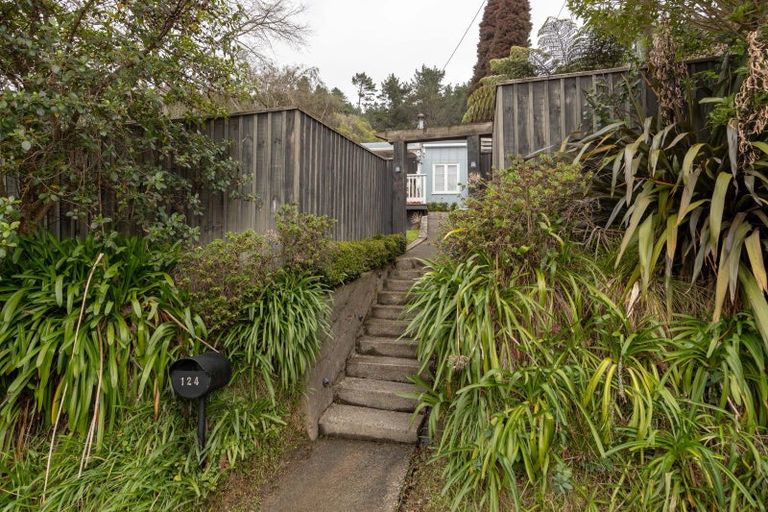 Photo of property in 124 Wyndham Road, Pinehaven, Upper Hutt, 5019