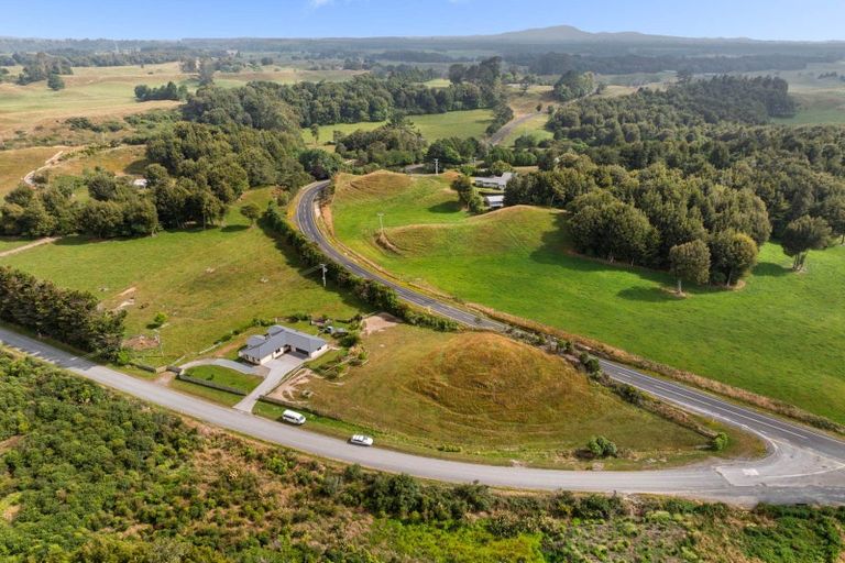Photo of property in 16 Roy Road, Hamurana, Rotorua, 3096
