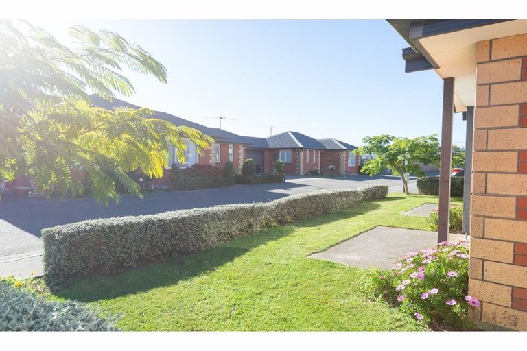 Photo of property in 65c Vagues Road, Northcote, Christchurch, 8052