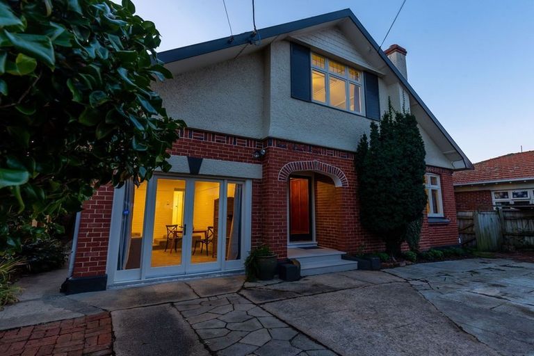 Photo of property in 24 Bedford Street, Saint Clair, Dunedin, 9012