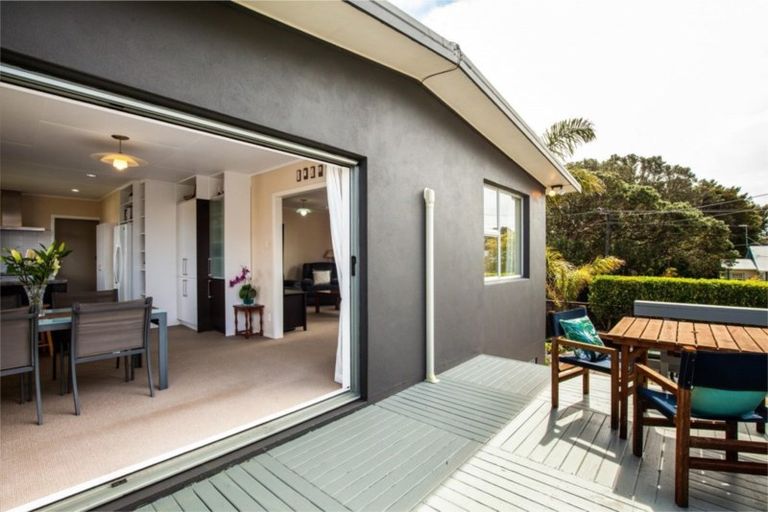 Photo of property in 29 Barrett Street, Westown, New Plymouth, 4310