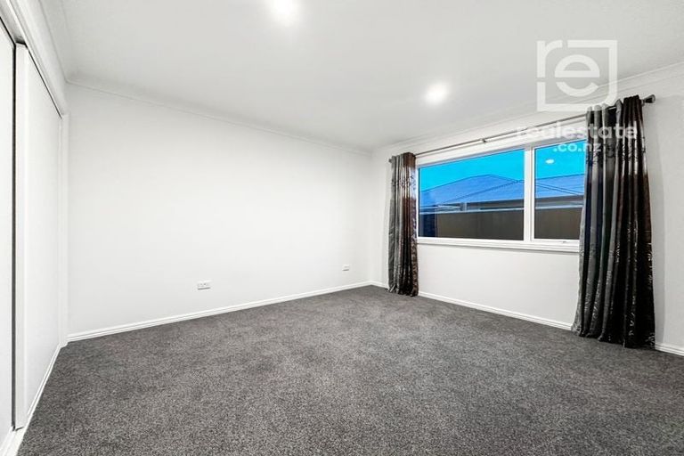 Photo of property in 8 Clonbunny Close, Rolleston, 7614