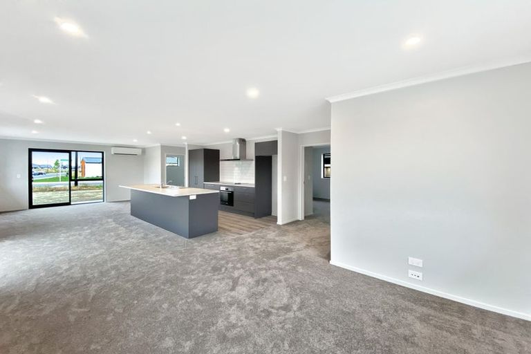 Photo of property in 14 Herridge Street, Woodend, 7691