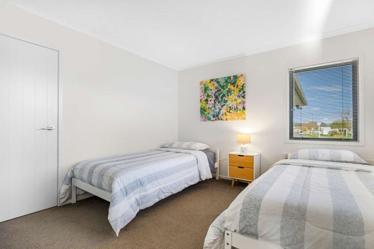 Photo of property in 5 Carroll Place, Owhata, Rotorua, 3010