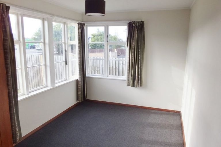 Photo of property in 345 Riccarton Road, Upper Riccarton, Christchurch, 8041