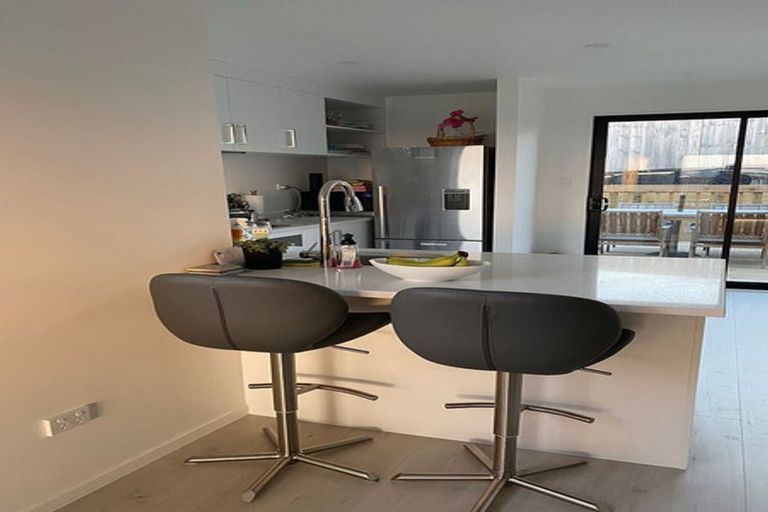 Photo of property in 36a Poruru Close, Papakura, 2110