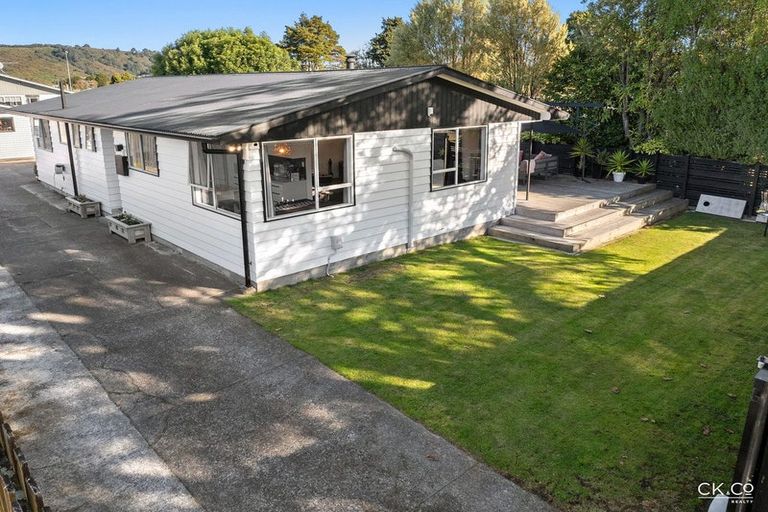 Photo of property in 34 California Drive, Totara Park, Upper Hutt, 5018