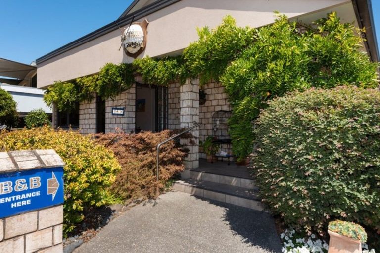 Photo of property in 10 Fairway Avenue, Mount Maunganui, 3116
