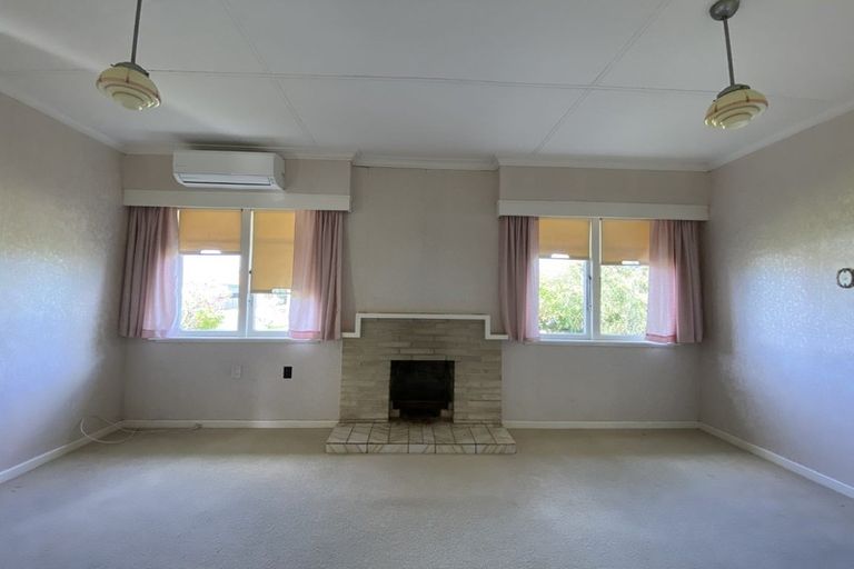 Photo of property in 16 Nicholson Avenue, Papatoetoe, Auckland, 2025