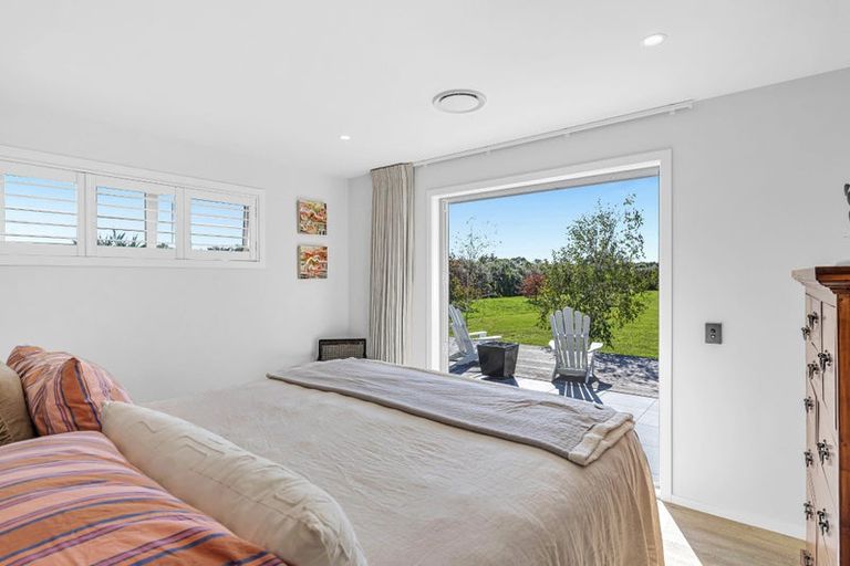 Photo of property in 1037 State Highway 1, Te Horo, Otaki, 5581