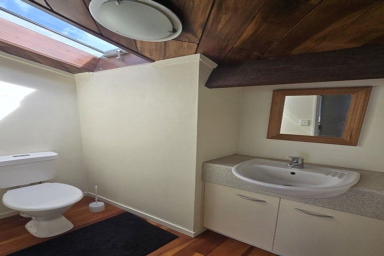 Photo of property in Metro Apartments, 8/220 Thorndon Quay, Pipitea, Wellington, 6011