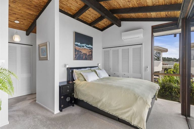 Photo of property in 60 Pacific Parade, Army Bay, Whangaparaoa, 0930