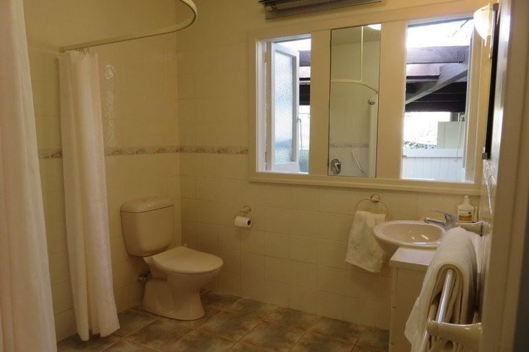 Photo of property in 18 Coleman Terrace, Hospital Hill, Napier, 4110