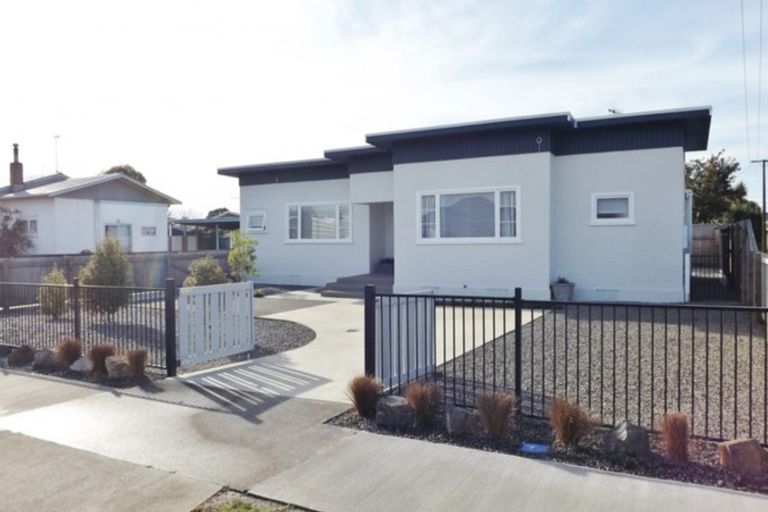 Photo of property in 44 Mako Mako Road, Levin, 5510