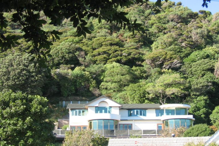 Photo of property in 365 Muritai Road, Eastbourne, Lower Hutt, 5013