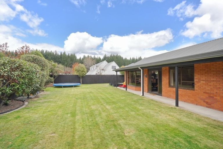 Photo of property in 64 Anglesea Avenue, Parklands, Christchurch, 8083