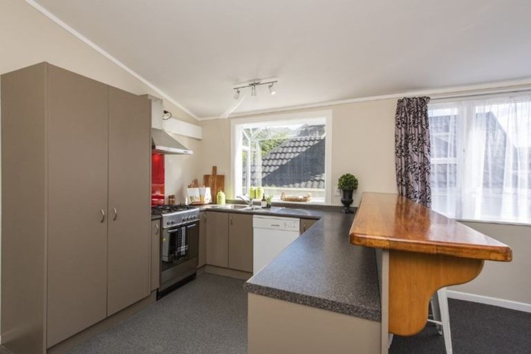 Photo of property in 296 Karori Road, Karori, Wellington, 6012
