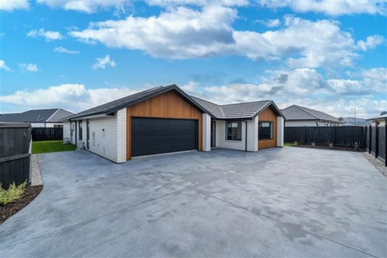 Photo of property in 5 Carrick Place, Mosgiel, 9024