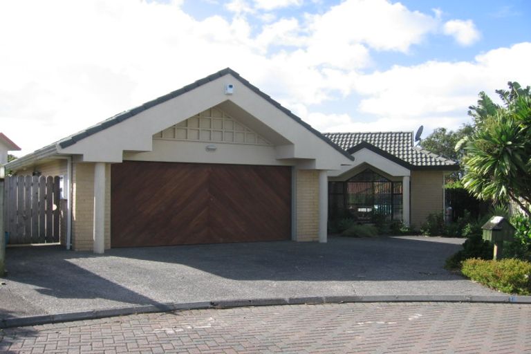 Photo of property in 35 Suncrest Drive, West Harbour, Auckland, 0618