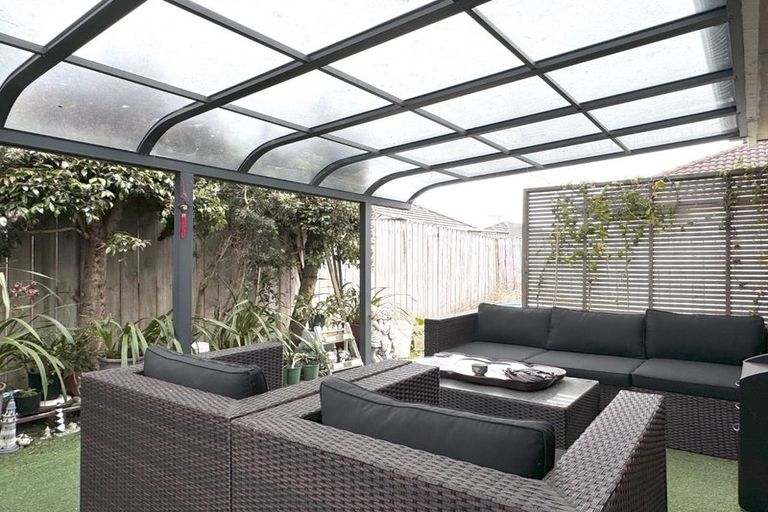 Photo of property in 6 Old Park Place, Takanini, 2112