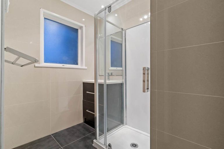 Photo of property in 2/10 Mahon Place, Papatoetoe, Auckland, 2025