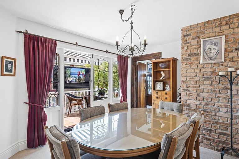 Photo of property in 2/12 Law Street, Torbay, Auckland, 0630