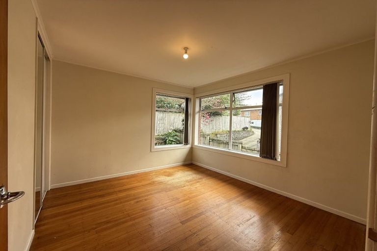 Photo of property in 12d Dawn Place, Te Atatu South, Auckland, 0610