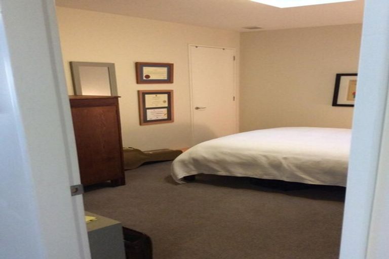 Photo of property in 2/25 Home Street, Mount Victoria, Wellington, 6011