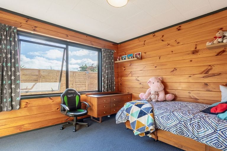 Photo of property in 27 Puriri Road, Waikanae, 5036